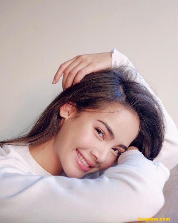 ̩��ˮ�ƽڣ�˭���������ڻ�ӭ��Ů���ǣ�Yaya��Bella���ǣ�
