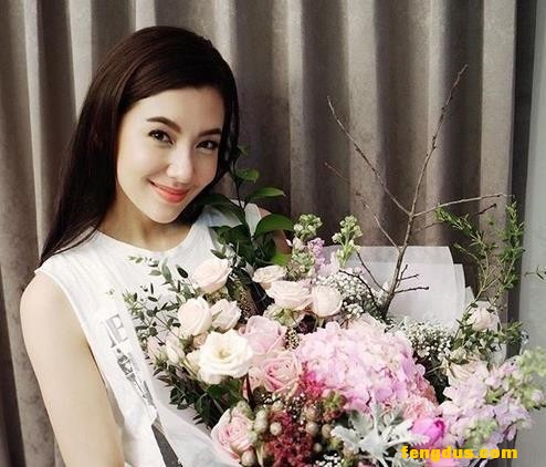 ̩��ˮ�ƽڣ�˭���������ڻ�ӭ��Ů���ǣ�Yaya��Bella���ǣ�