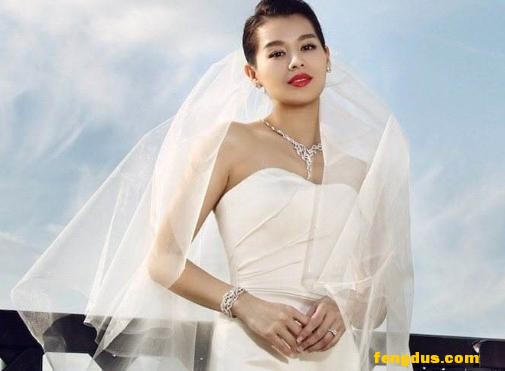 ���ڵľ����������Ҫ��ױ��������֮ǰ����λŮ�������̫��ҵ��