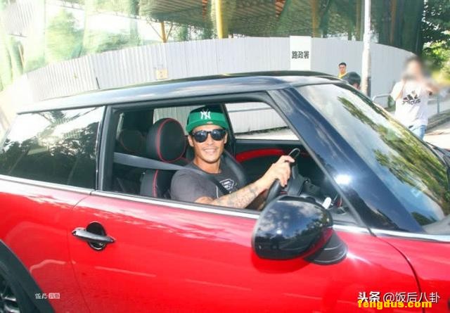 �Ű�֥�ܴܵ���ñ�������ſڣ��ܻ�Ӧ�����̥����ֻ����һ������