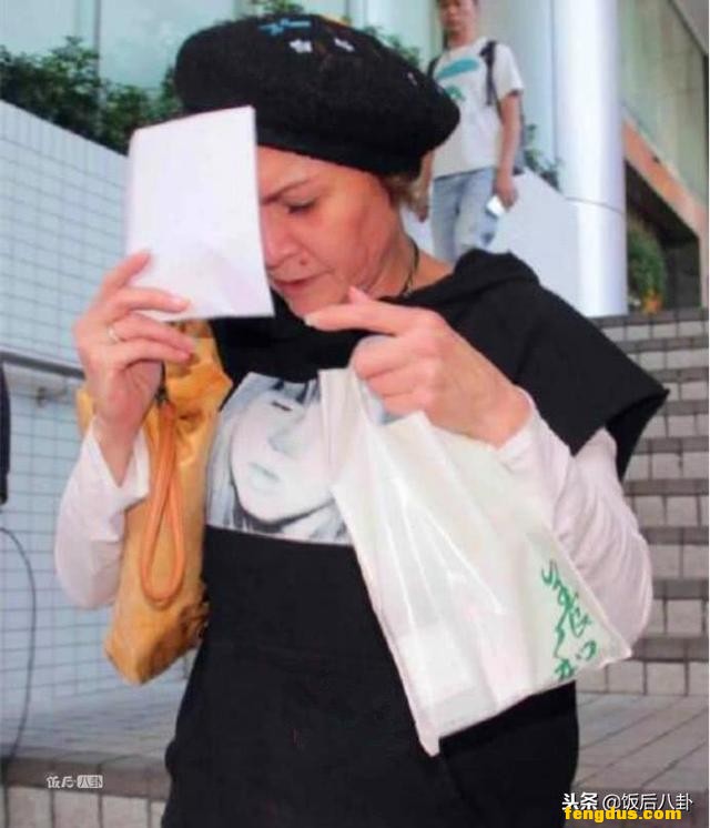 �Ű�֥�ܴܵ���ñ�������ſڣ��ܻ�Ӧ�����̥����ֻ����һ������